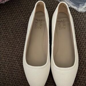 Naturalizer Women's White Flats